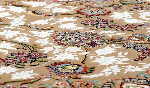 فرش ابریشمی گل برجسته در تنوع بسیار